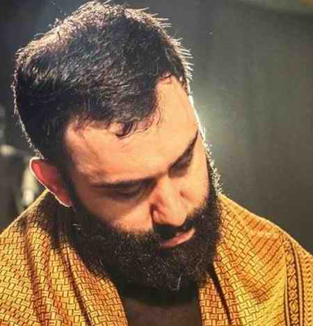 جواد مقدم بخواب علی جون به روی سینم up-ahang.ir